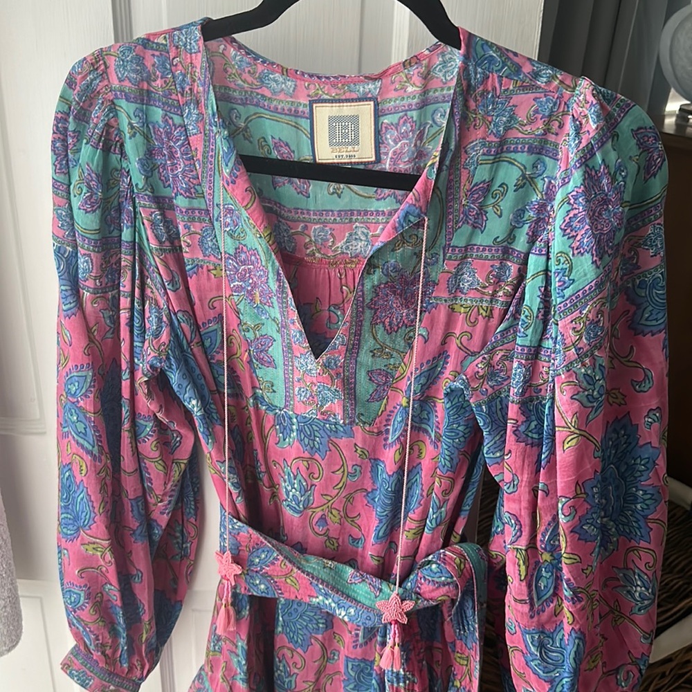 Bell long sleeve mini dress, block print, matching waist tie, M. EUC